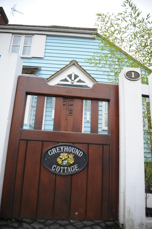 The Greyhound Cottage Чигуел Екстериор снимка